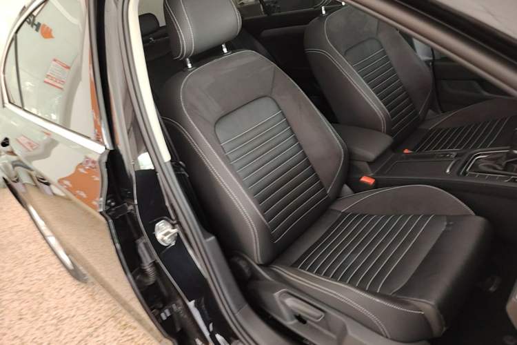 Used Volkswagen Magotan 2020 280TSI DSG Comfort Edition Right Front Seat