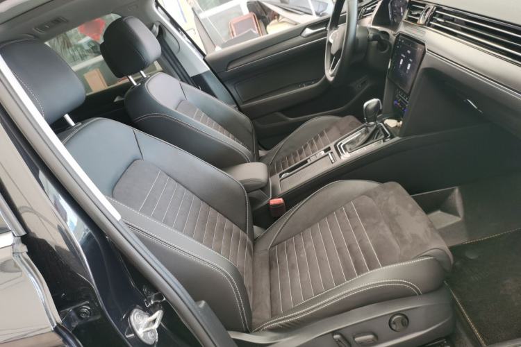 Used Volkswagen Magotan 2020 330TSI DSG Luxury Edition Right Front Seat