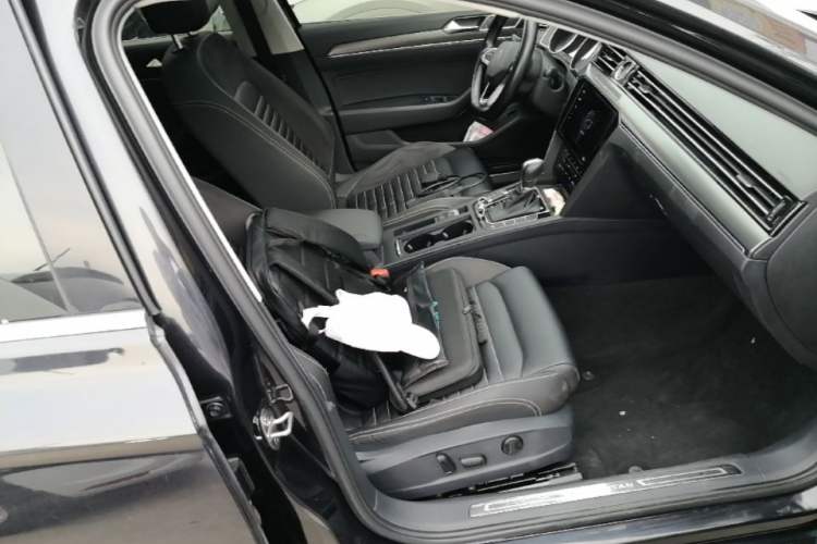 Used Volkswagen Magotan 2020 330TSI DSG Leading Model Right Front Seat