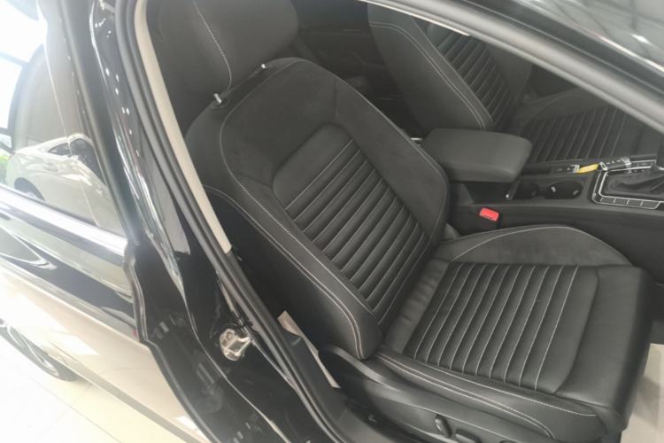 Used Volkswagen Magotan 2020 330TSI DSG Leading Model Right Front Seat