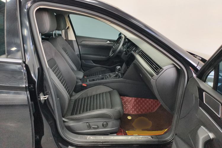 Used Volkswagen Magotan 2020 330TSI DSG Leading Model Right Front Seat