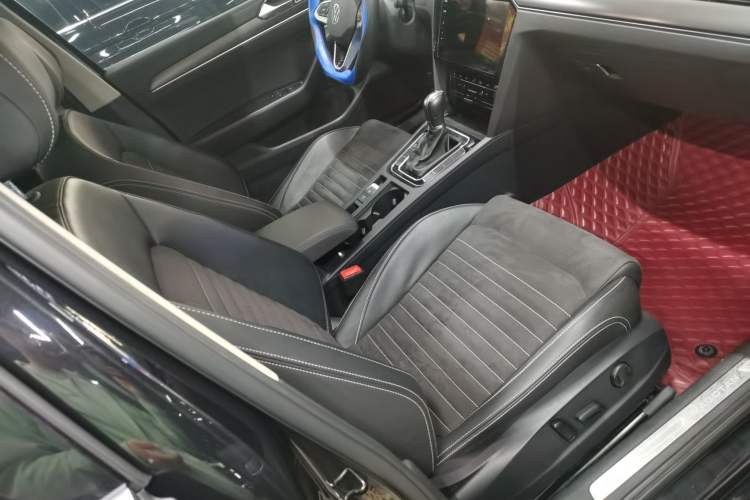 Used Volkswagen Magotan 2020 330TSI DSG Luxury Edition Right Front Seat