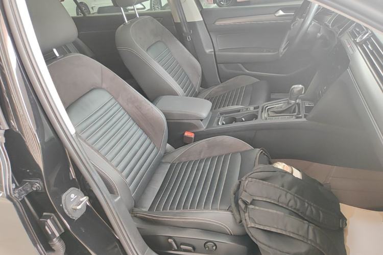 Used Volkswagen Magotan 2020 330TSI DSG Leading Model Right Front Seat