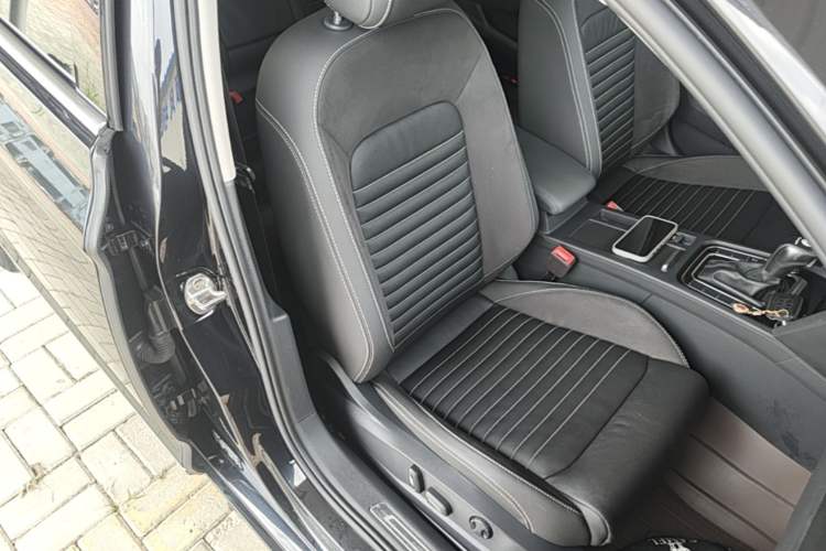 Used Volkswagen Magotan 2020 330TSI DSG Leading Model Right Front Seat