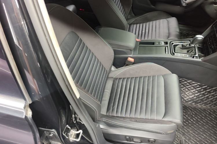 Used Volkswagen Magotan 2020 330TSI DSG Leading Model Right Front Seat