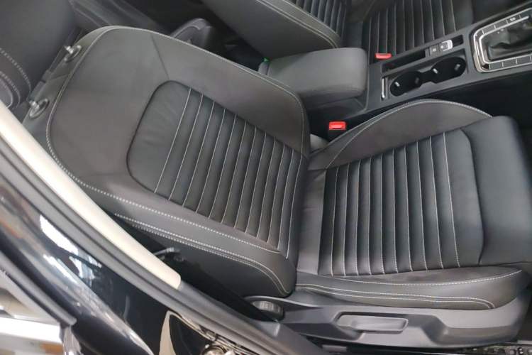 Used Volkswagen Magotan 2020 280TSI DSG Comfort Edition Right Front Seat