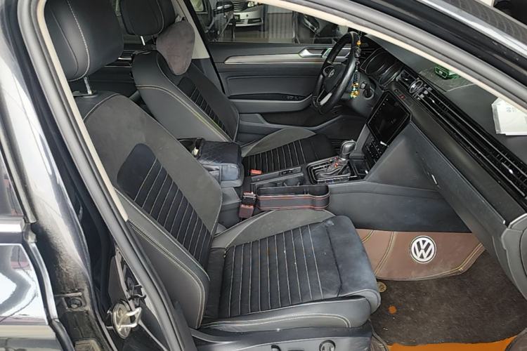 Used Volkswagen Magotan 2020 330TSI DSG Leading Model Right Front Seat
