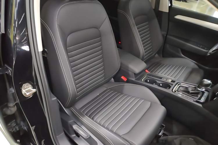 Used Volkswagen Magotan 2020 280TSI DSG Comfort Edition Right Front Seat