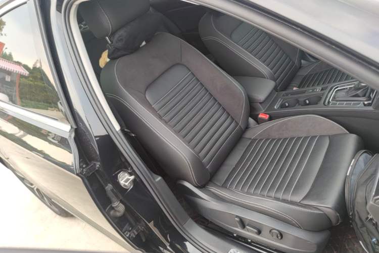 Used Volkswagen Magotan 2020 330TSI DSG Leading Model Right Front Seat