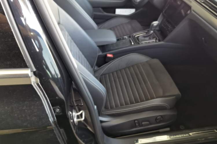 Used Volkswagen Magotan 2020 330TSI DSG Luxury Edition Right Front Seat