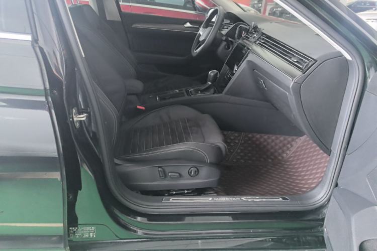 Used Volkswagen Magotan 2020 330TSI DSG Luxury Edition Right Front Seat
