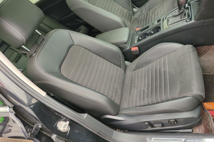 Used Volkswagen Magotan 2020 330TSI DSG Luxury Edition Right Front Seat