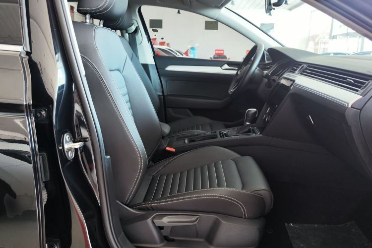 Used Volkswagen Magotan 2020 280TSI DSG Comfort Edition Right Front Seat