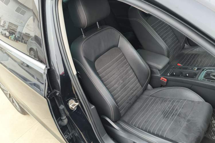 Used Volkswagen Magotan 2020 330TSI DSG Luxury Edition Right Front Seat