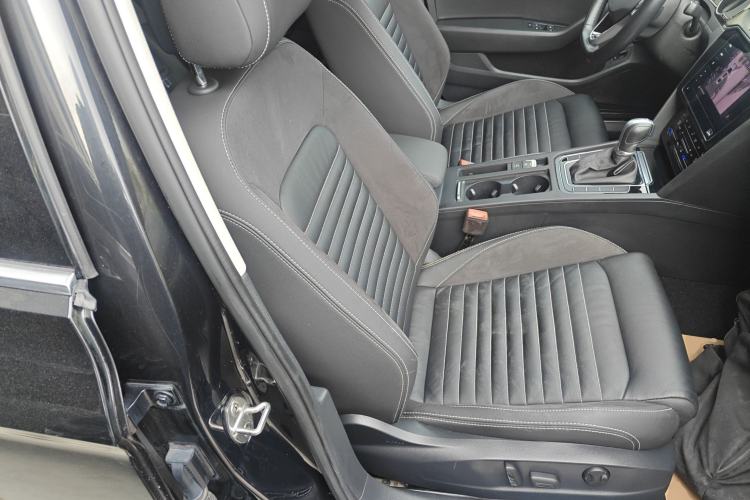 Used Volkswagen Magotan 2020 330TSI DSG Leading Model Right Front Seat