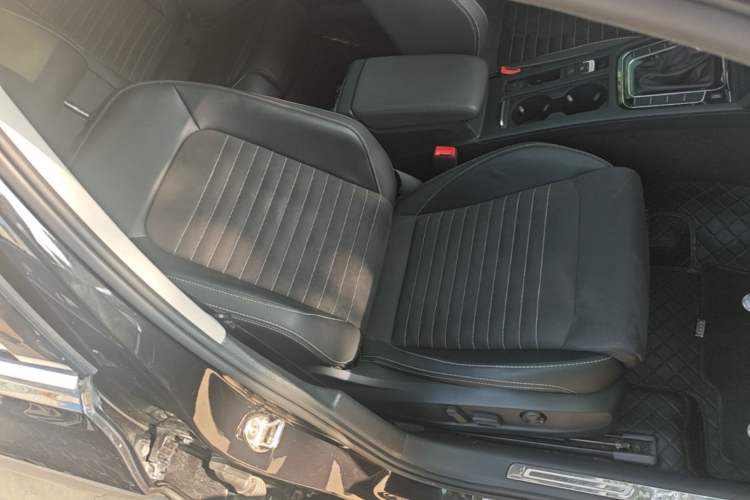 Used Volkswagen Magotan 2020 330TSI DSG Luxury Edition Right Front Seat