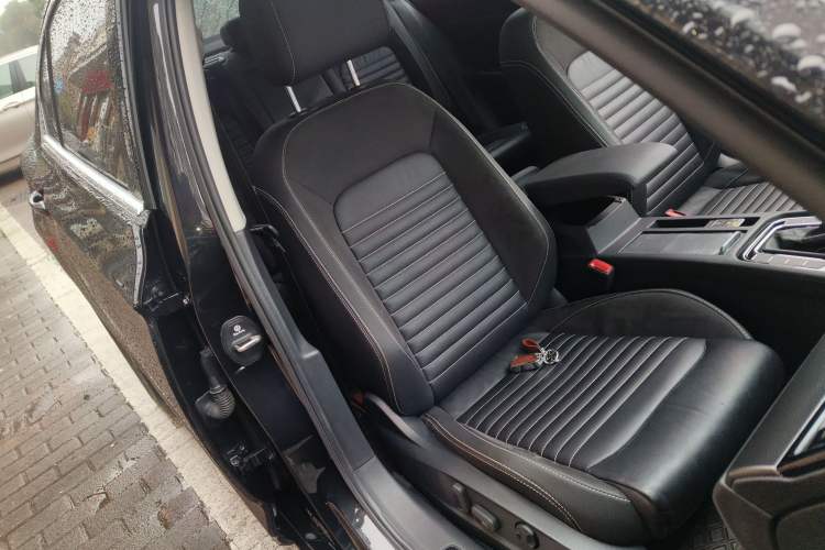 Used Volkswagen Magotan 2020 330TSI DSG Leading Model Right Front Seat