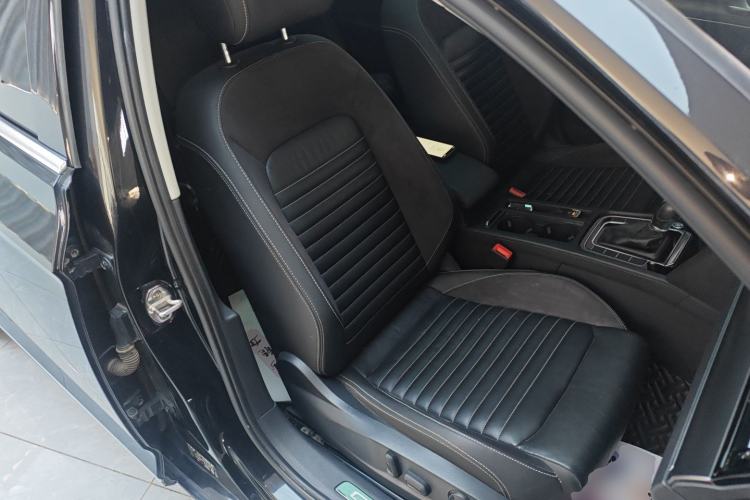 Used Volkswagen Magotan 2020 330TSI DSG Leading Model Right Front Seat