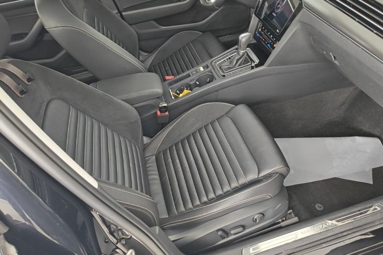 Used Volkswagen Magotan 2020 330TSI DSG Leading Model Right Front Seat
