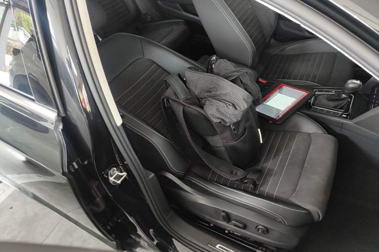 Used Volkswagen Magotan 2020 330TSI DSG Luxury Edition Right Front Seat