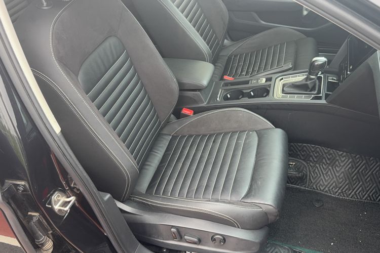 Used Volkswagen Magotan 2020 280TSI DSG Leading Edition Right Front Seat
