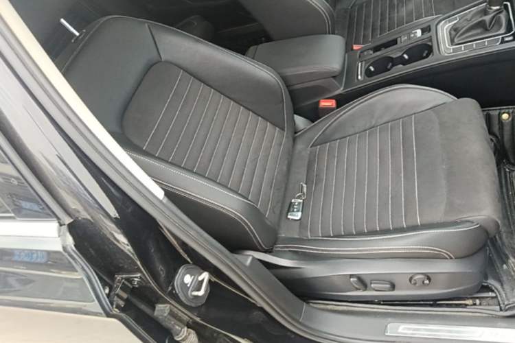 Used Volkswagen Magotan 2020 330TSI DSG Luxury Edition Right Front Seat