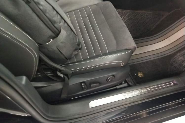 Used Volkswagen Magotan 2020 330TSI DSG Luxury Edition Right Front Seat