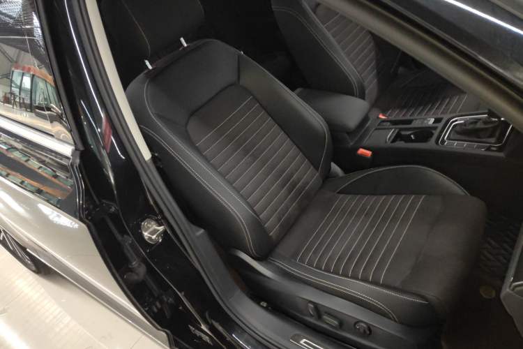 Used Volkswagen Magotan 2020 330TSI DSG Luxury Edition Right Front Seat