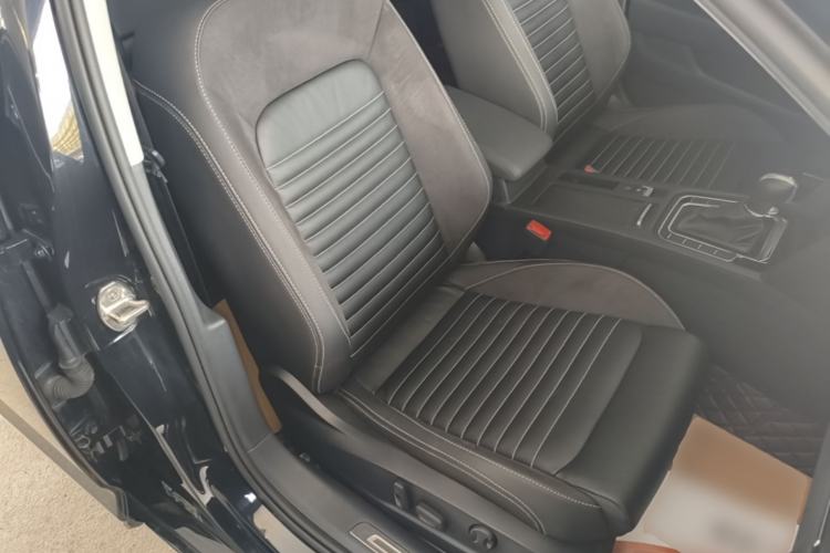 Used Volkswagen Magotan 2020 330TSI DSG Leading Model Right Front Seat