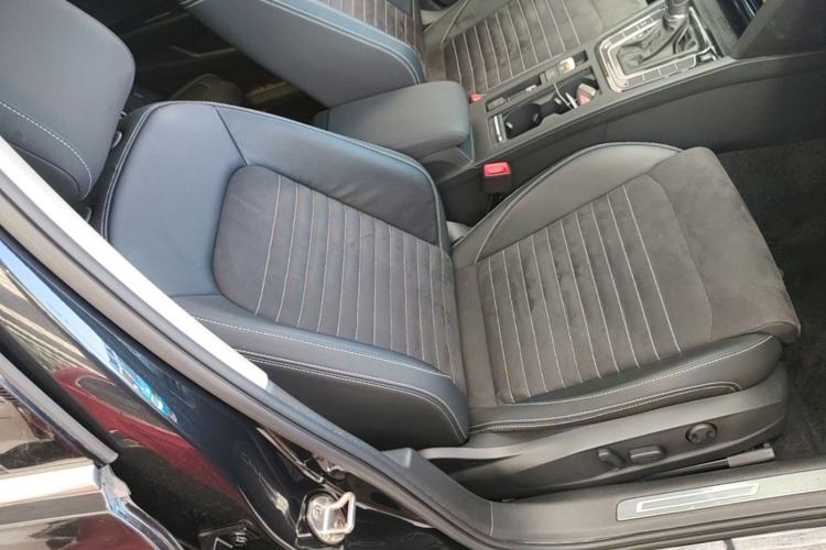 Used Volkswagen Magotan 2020 330TSI DSG Luxury Edition Right Front Seat