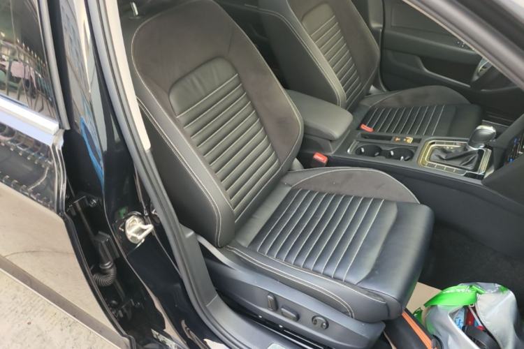Used Volkswagen Magotan 2020 330TSI DSG Leading Model Right Front Seat