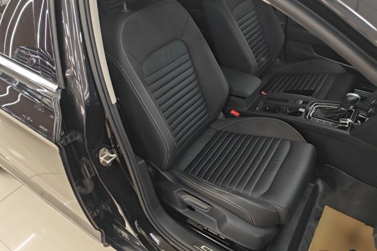 Used Volkswagen Magotan 2020 280TSI DSG Comfort Edition Right Front Seat