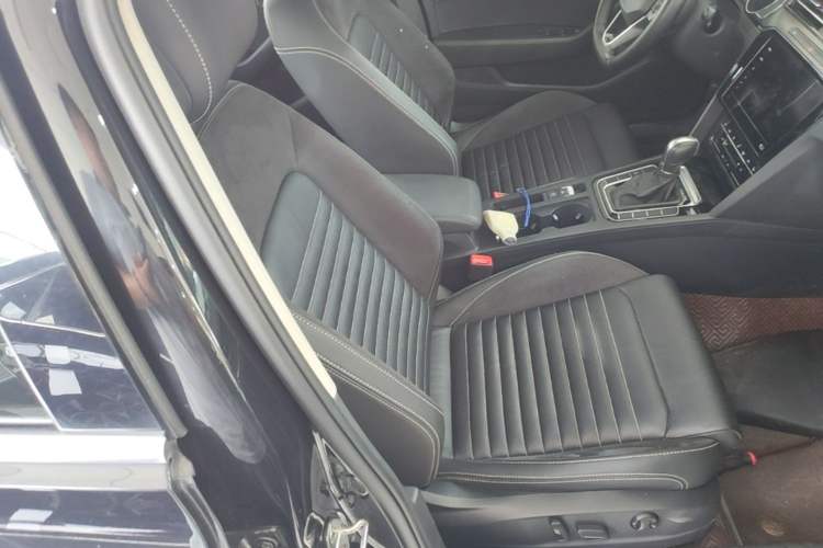 Used Volkswagen Magotan 2020 330TSI DSG Leading Model Right Front Seat