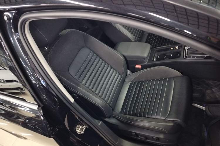 Used Volkswagen Magotan 2020 330TSI DSG Leading Model Right Front Seat