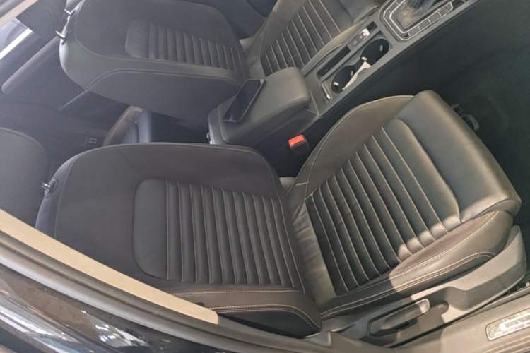 Used Volkswagen Magotan 2020 280TSI DSG Comfort Edition Right Front Seat