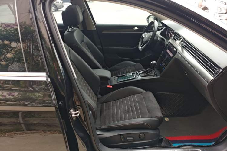 Used Volkswagen Magotan 2020 330TSI DSG Luxury Edition Right Front Seat