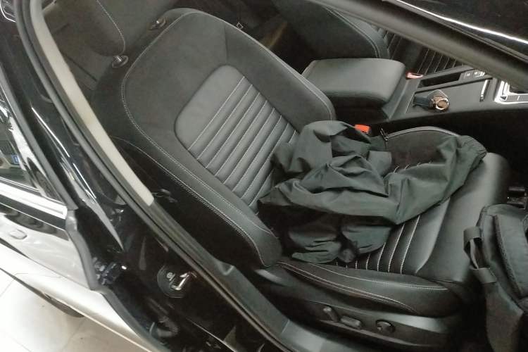 Used Volkswagen Magotan 2020 330TSI DSG Leading Model Right Front Seat