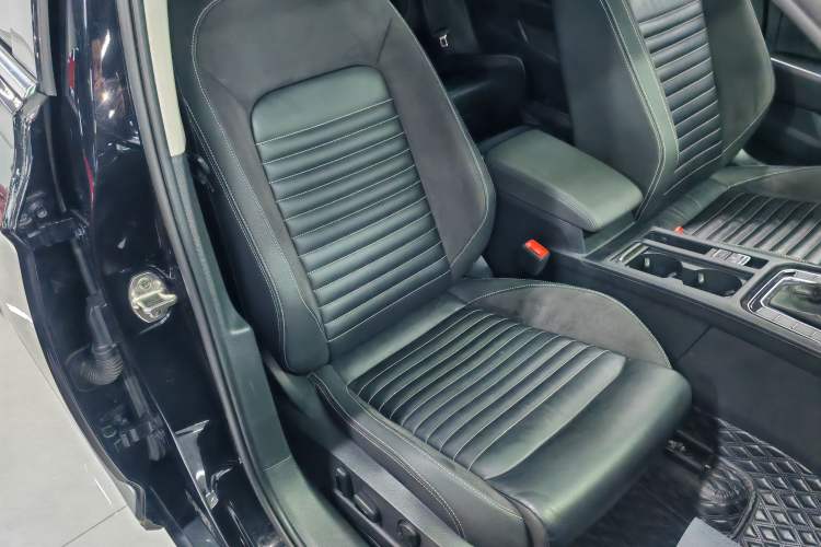 Used Volkswagen Magotan 2020 330TSI DSG Leading Model Right Front Seat