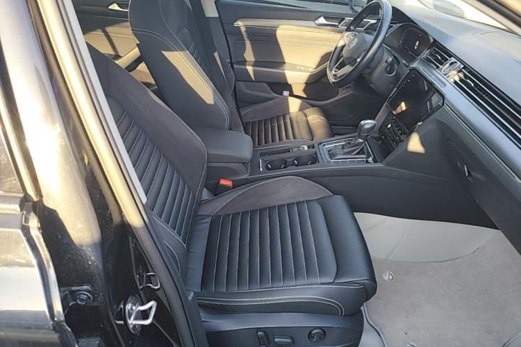 Used Volkswagen Magotan 2020 330TSI DSG Luxury Edition Right Front Seat