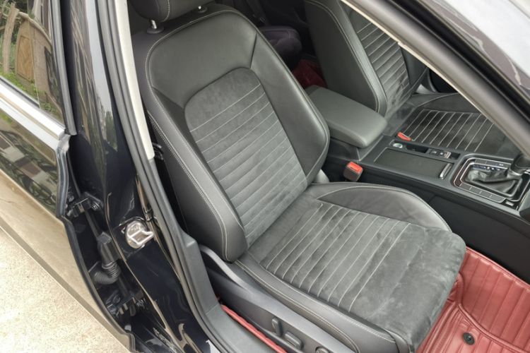 Used Volkswagen Magotan 2020 330TSI DSG Luxury Edition Right Front Seat