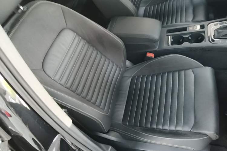 Used Volkswagen Magotan 2020 280TSI DSG Comfort Edition Right Front Seat