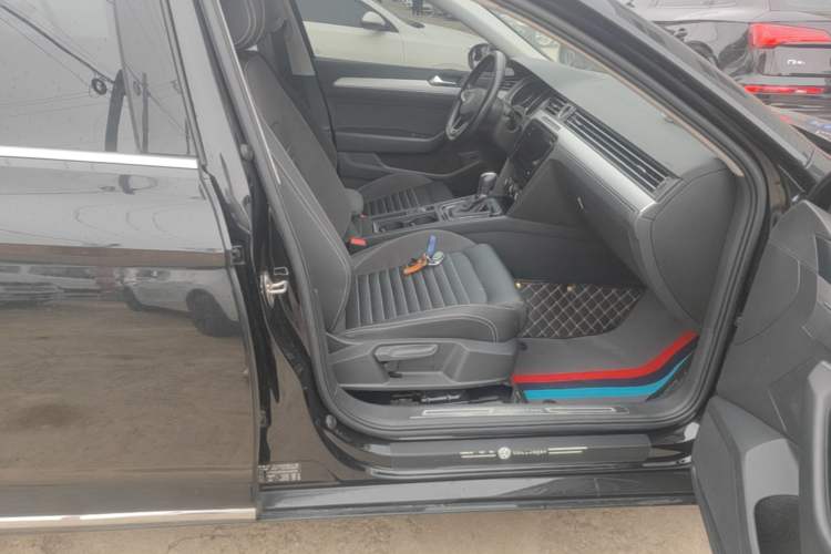 Used Volkswagen Magotan 2020 280TSI DSG Comfort Edition Right Front Seat