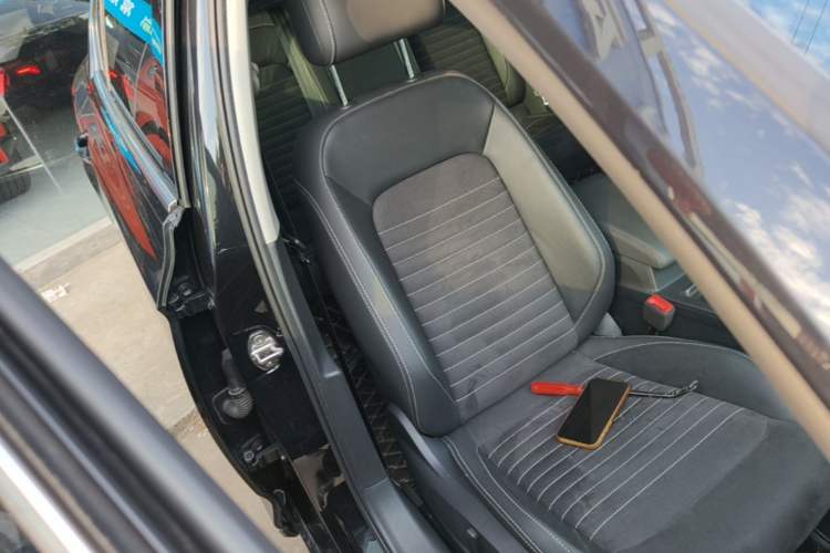 Used Volkswagen Magotan 2020 330TSI DSG Luxury Edition Right Front Seat