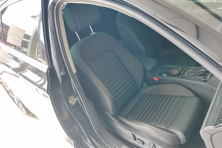 Used Volkswagen Magotan 2020 330TSI DSG Leading Model Right Front Seat