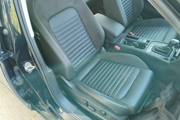Used Volkswagen Magotan 2020 280TSI DSG Comfort Edition Right Front Seat