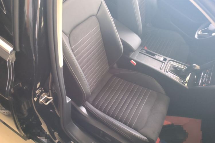 Used Volkswagen Magotan 2020 330TSI DSG Luxury Edition Right Front Seat