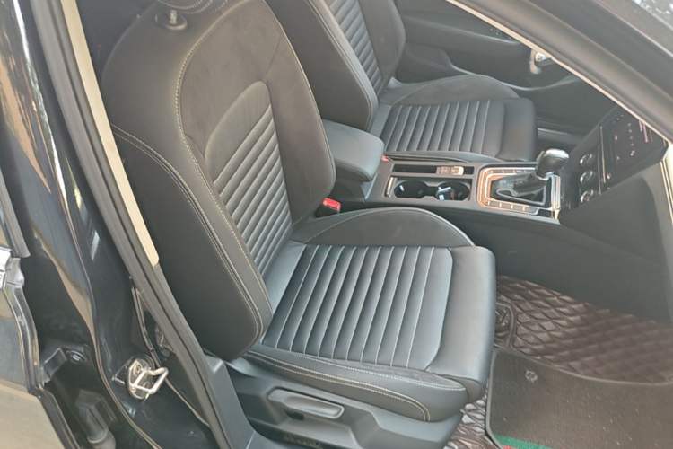Used Volkswagen Magotan 2020 280TSI DSG Comfort Edition Right Front Seat