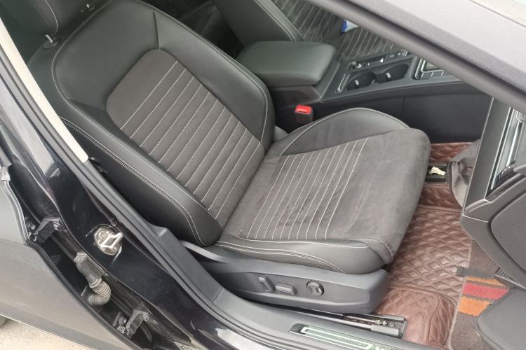 Used Volkswagen Magotan 2020 330TSI DSG Luxury Edition Right Front Seat
