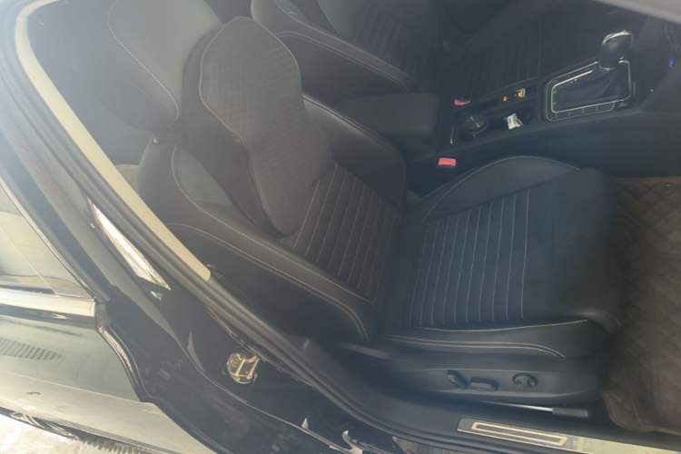 Used Volkswagen Magotan 2020 330TSI DSG Luxury Edition Right Front Seat