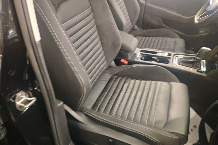 Used Volkswagen Magotan 2020 330TSI DSG Luxury Edition Right Front Seat